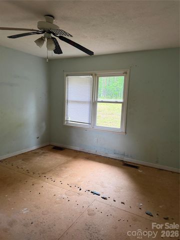 2723 Tatertown Loop, Nebo, NC 28761