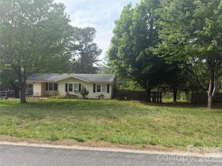 2723 Tatertown Loop, Nebo, NC 28761