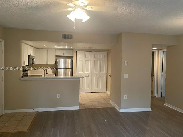 4195 N Haverhill Rd 318, West Palm Beach, FL 33417