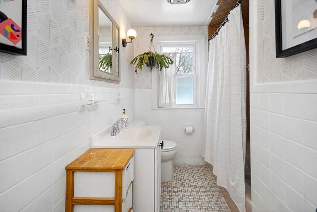 389 Concord Road, Bedford, MA 01730