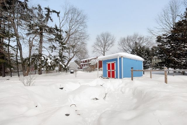 389 Concord Road, Bedford, MA 01730