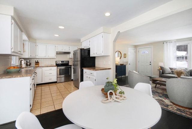 389 Concord Road, Bedford, MA 01730