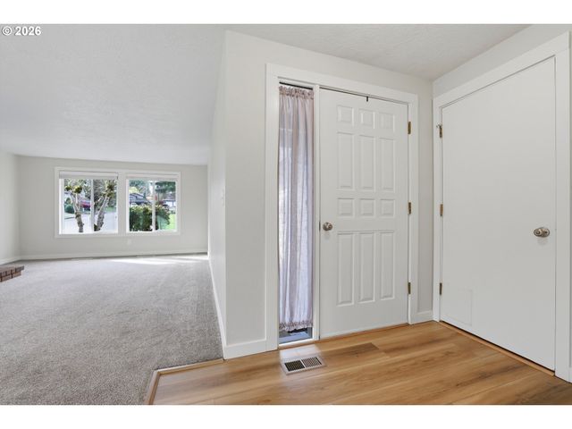 21634 Sw COLUMBIA Dr, Tualatin, OR 97062