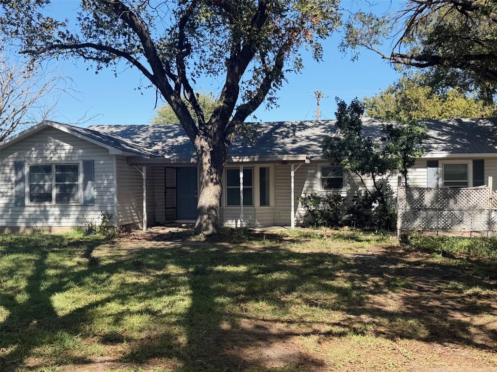 102 S 2nd Street, Clyde, TX 79510