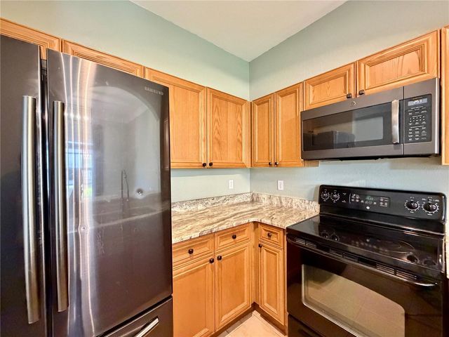 526 101ST AVENUE N, St Petersburg, FL 33702
