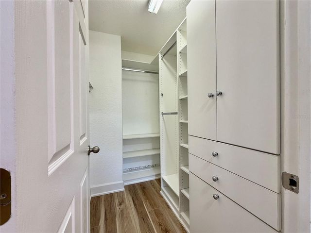 526 101ST AVENUE N, St Petersburg, FL 33702