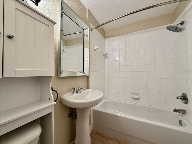 526 101ST AVENUE N, St Petersburg, FL 33702