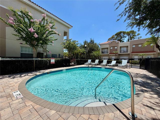 526 101ST AVENUE N, St Petersburg, FL 33702