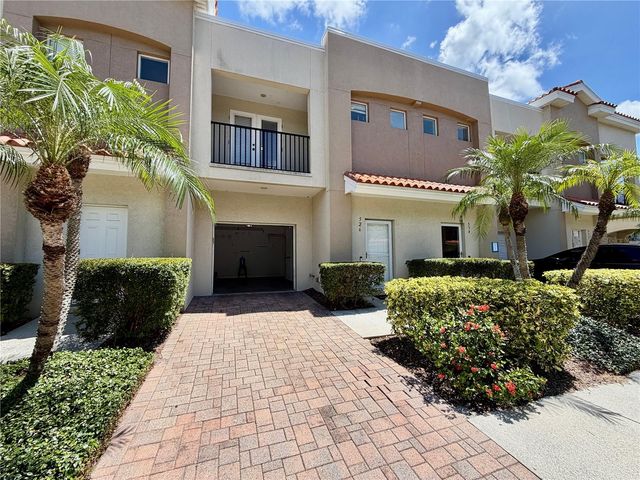 526 101ST AVENUE N, St Petersburg, FL 33702