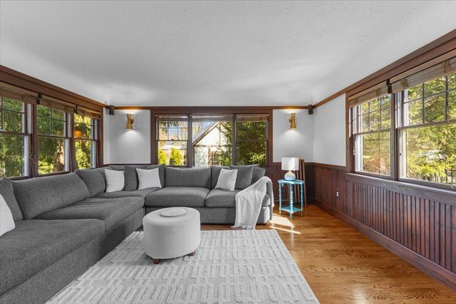 2656 Burnham Road, Royal Oak City, MI 48073