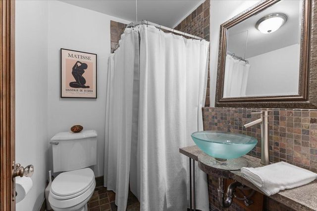 2656 Burnham Road, Royal Oak City, MI 48073