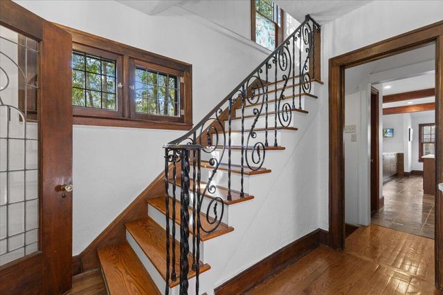 2656 Burnham Road, Royal Oak City, MI 48073