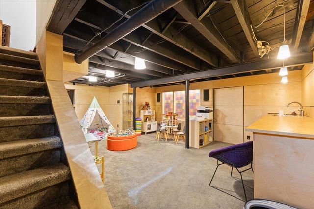 2656 Burnham Road, Royal Oak City, MI 48073