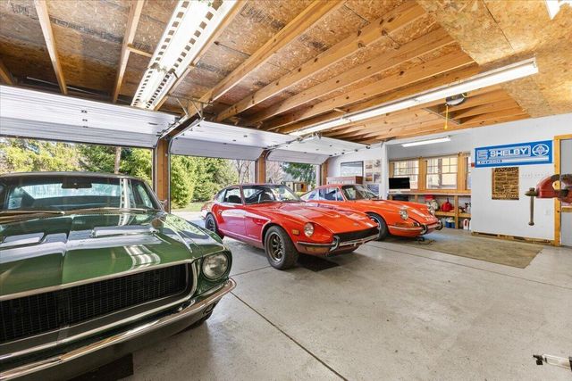 2656 Burnham Road, Royal Oak City, MI 48073