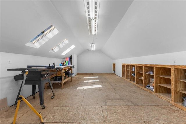 2656 Burnham Road, Royal Oak City, MI 48073