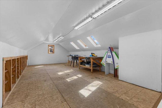 2656 Burnham Road, Royal Oak City, MI 48073