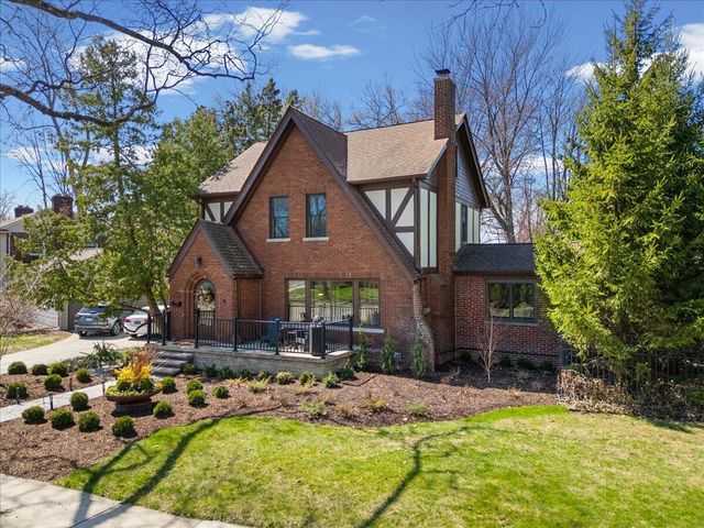 2656 Burnham Road, Royal Oak City, MI 48073