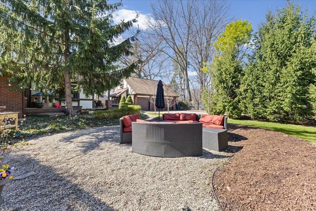 2656 Burnham Road, Royal Oak City, MI 48073