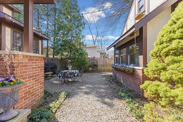 2656 Burnham Road, Royal Oak City, MI 48073