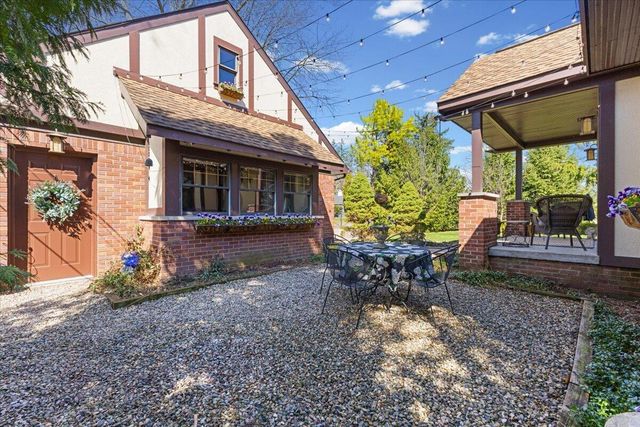 2656 Burnham Road, Royal Oak City, MI 48073