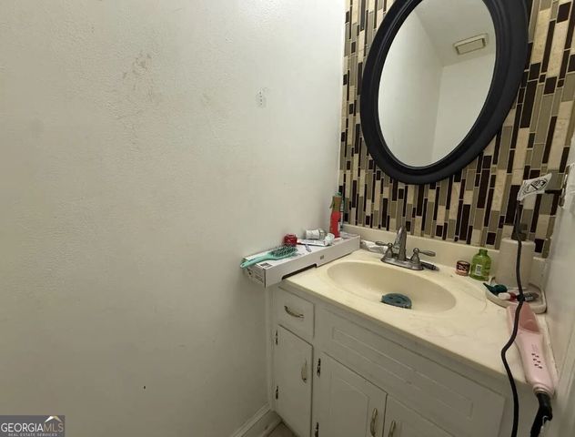 1072 Casanova Court, Lawrenceville, GA 30044