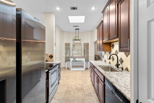 1006 Park Place Boulevard, Midlothian, TX 76065