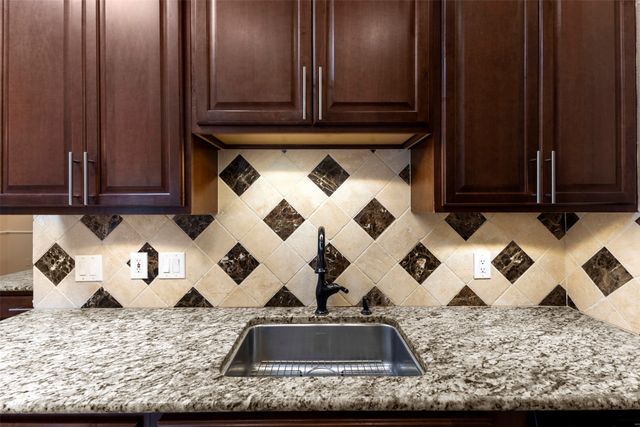 1006 Park Place Boulevard, Midlothian, TX 76065