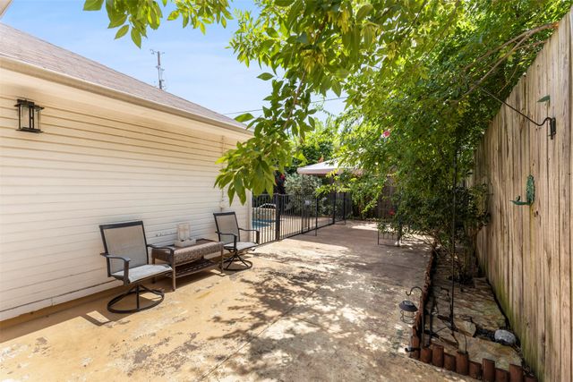 1006 Park Place Boulevard, Midlothian, TX 76065