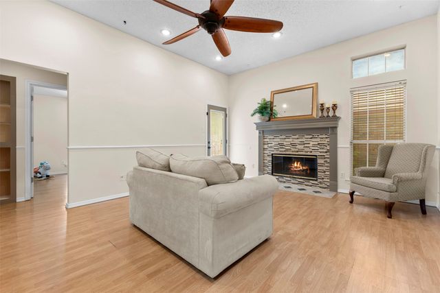 1006 Park Place Boulevard, Midlothian, TX 76065