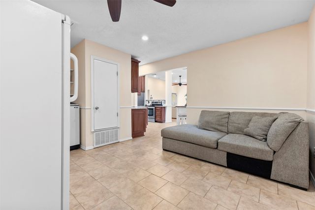 1006 Park Place Boulevard, Midlothian, TX 76065