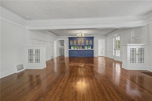 5633 Harrison Street, Kansas City, MO 64110