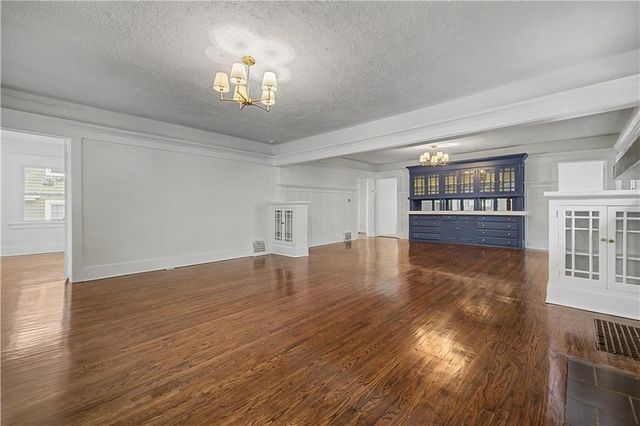 5633 Harrison Street, Kansas City, MO 64110