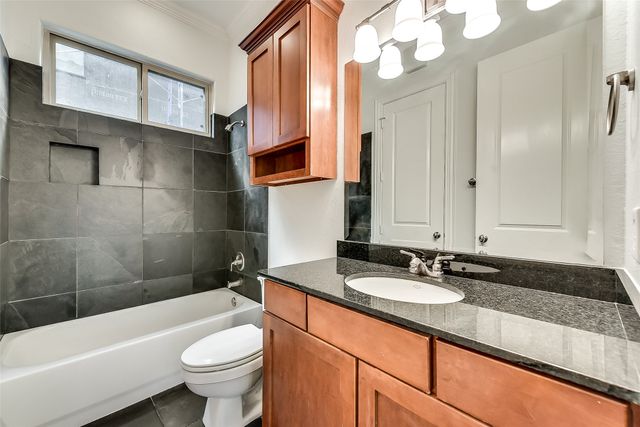 2606 N Henderson Avenue A, Dallas, TX 75206