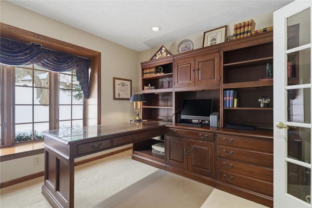 91 Green Crescent Dr, South Strabane, PA 15301