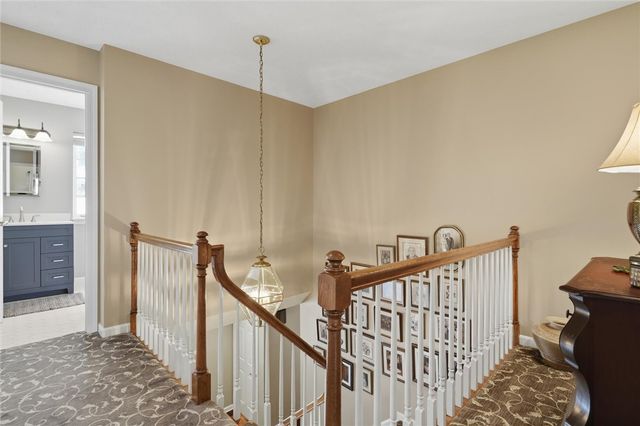 91 Green Crescent Dr, South Strabane, PA 15301