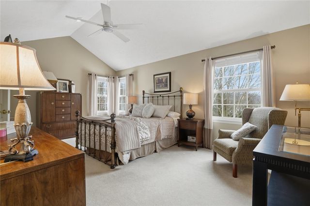 91 Green Crescent Dr, South Strabane, PA 15301