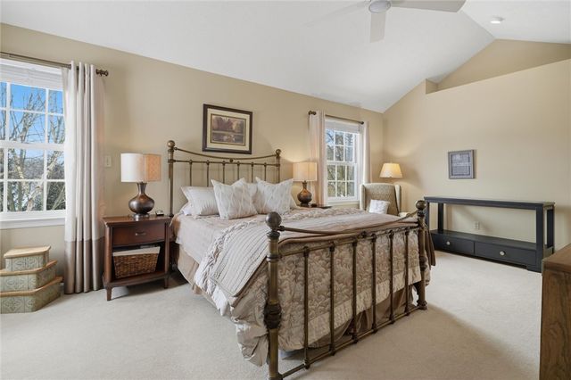 91 Green Crescent Dr, South Strabane, PA 15301