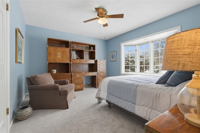 91 Green Crescent Dr, South Strabane, PA 15301