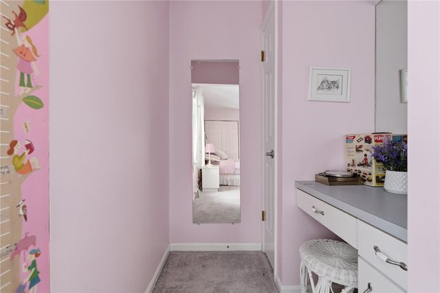 91 Green Crescent Dr, South Strabane, PA 15301