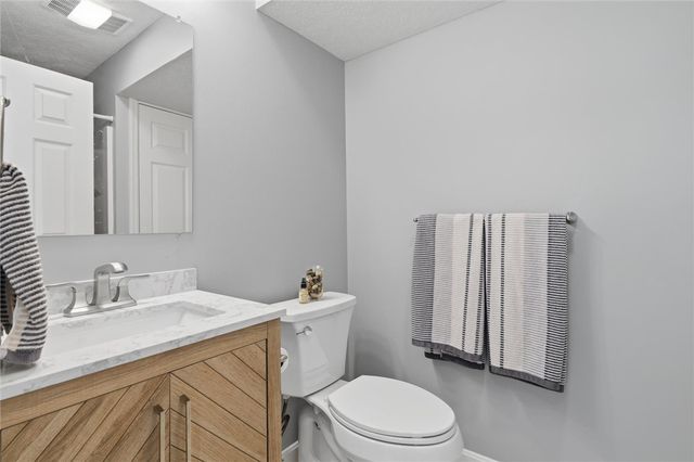 91 Green Crescent Dr, South Strabane, PA 15301