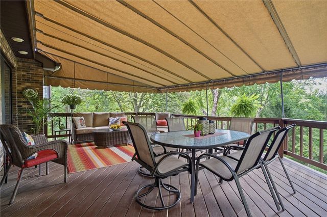 91 Green Crescent Dr, South Strabane, PA 15301