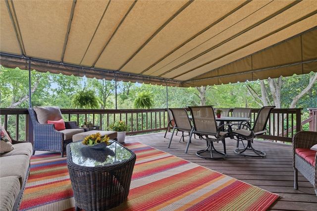 91 Green Crescent Dr, South Strabane, PA 15301