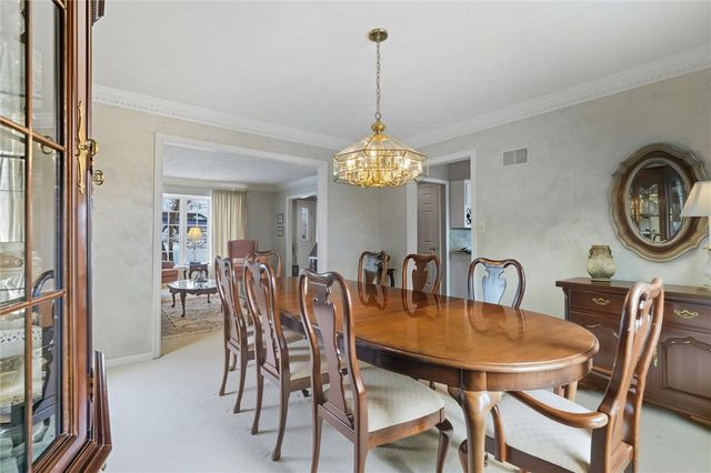 91 Green Crescent Dr, South Strabane, PA 15301