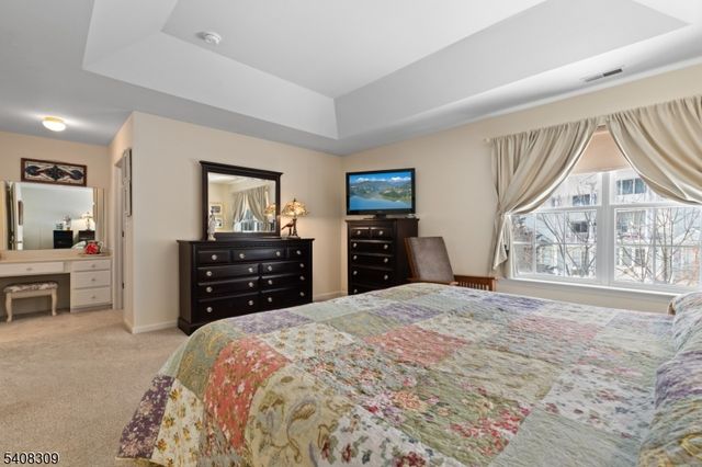 12 Spruce Hills Ct, Hamburg Boro, NJ 07419