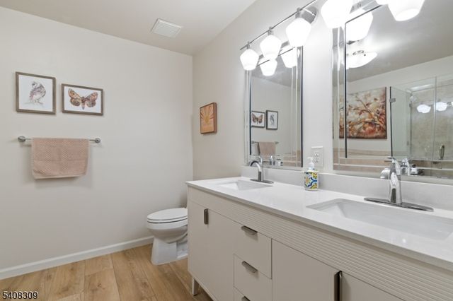 12 Spruce Hills Ct, Hamburg Boro, NJ 07419