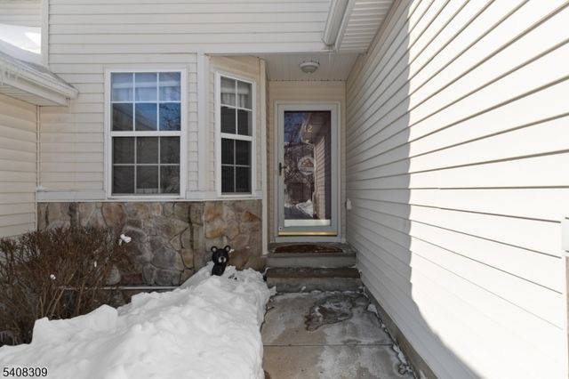 12 Spruce Hills Ct, Hamburg Boro, NJ 07419