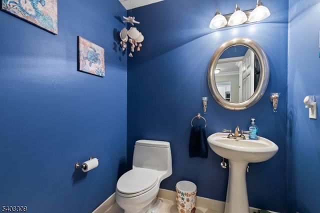 12 Spruce Hills Ct, Hamburg Boro, NJ 07419