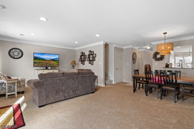 12 Spruce Hills Ct, Hamburg Boro, NJ 07419