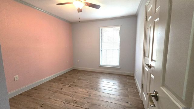 463 W Chalfont Dr, Baton Rouge, LA 70819