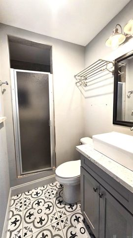 463 W Chalfont Dr, Baton Rouge, LA 70819